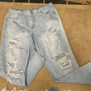 American Eagle Light Wash Mom Jeans, sz 16